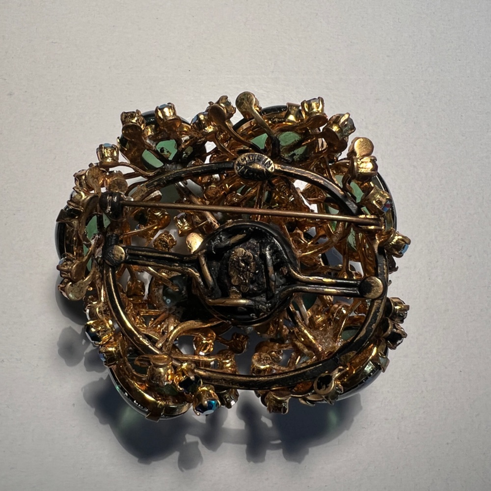 Austrian Gold & Green Rhinestone Brooch - Picture 7 of 9